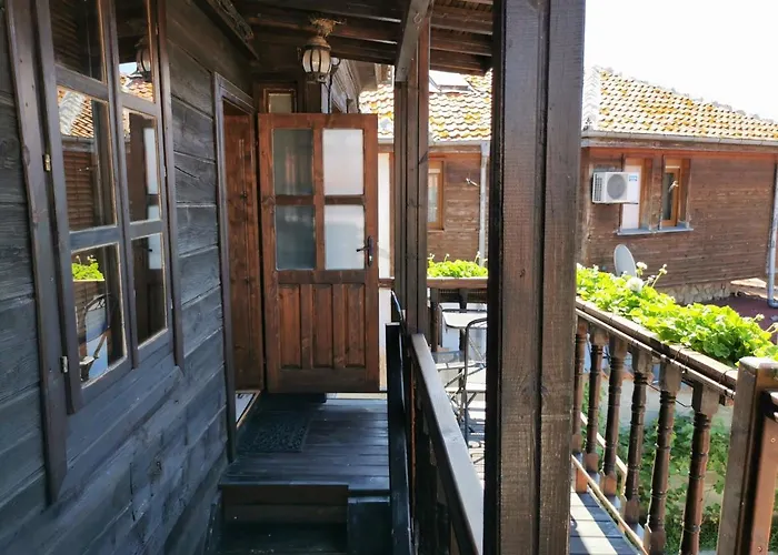 Guest house The Old House